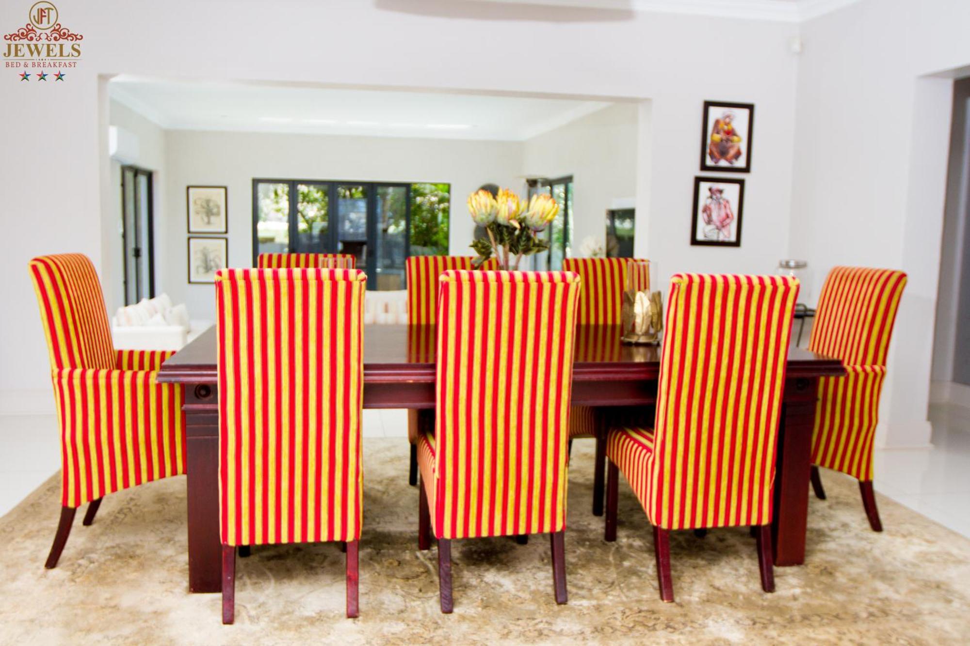Jft Jewels Guest House Ист-Лондон Экстерьер фото