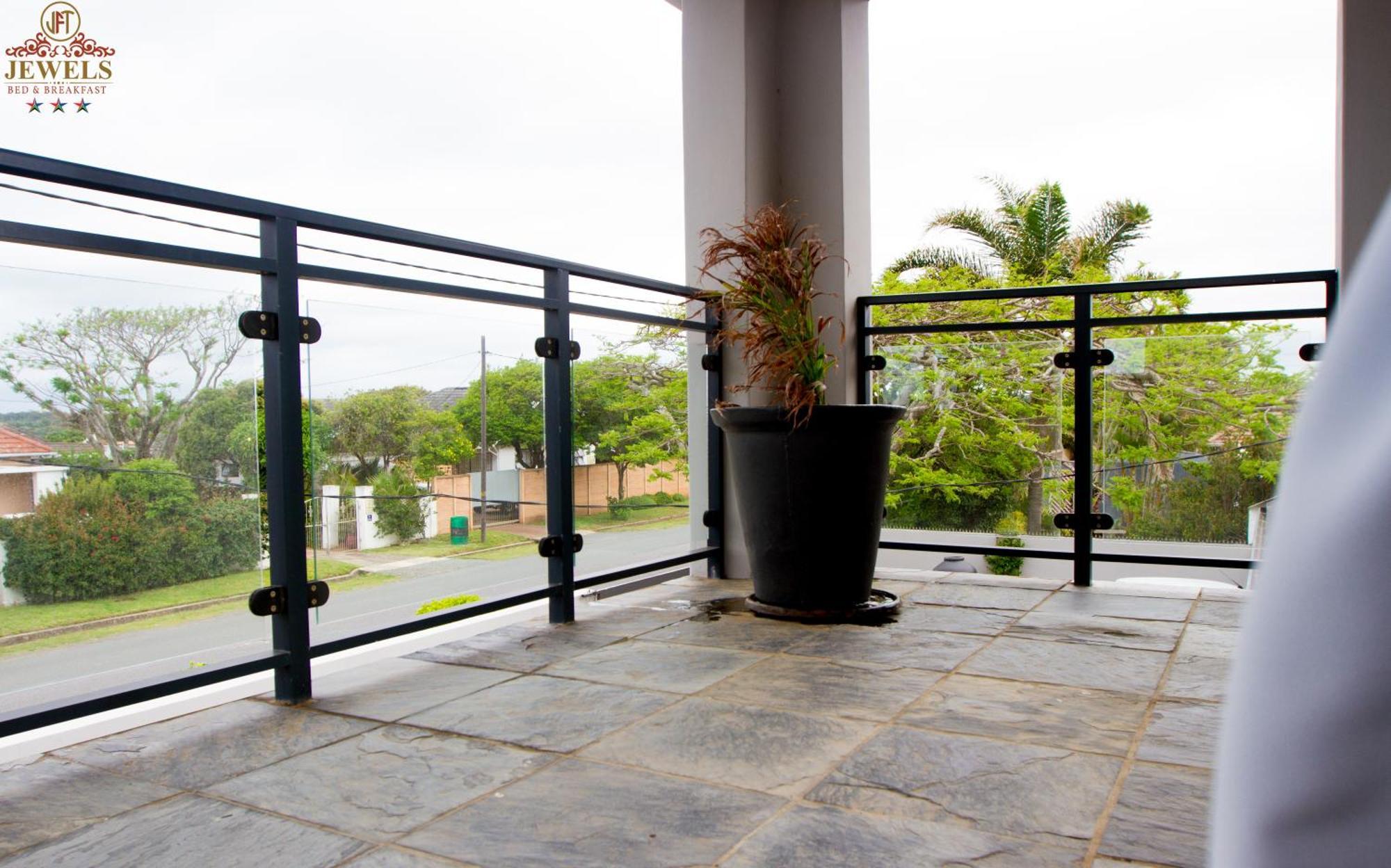 Jft Jewels Guest House Ист-Лондон Экстерьер фото