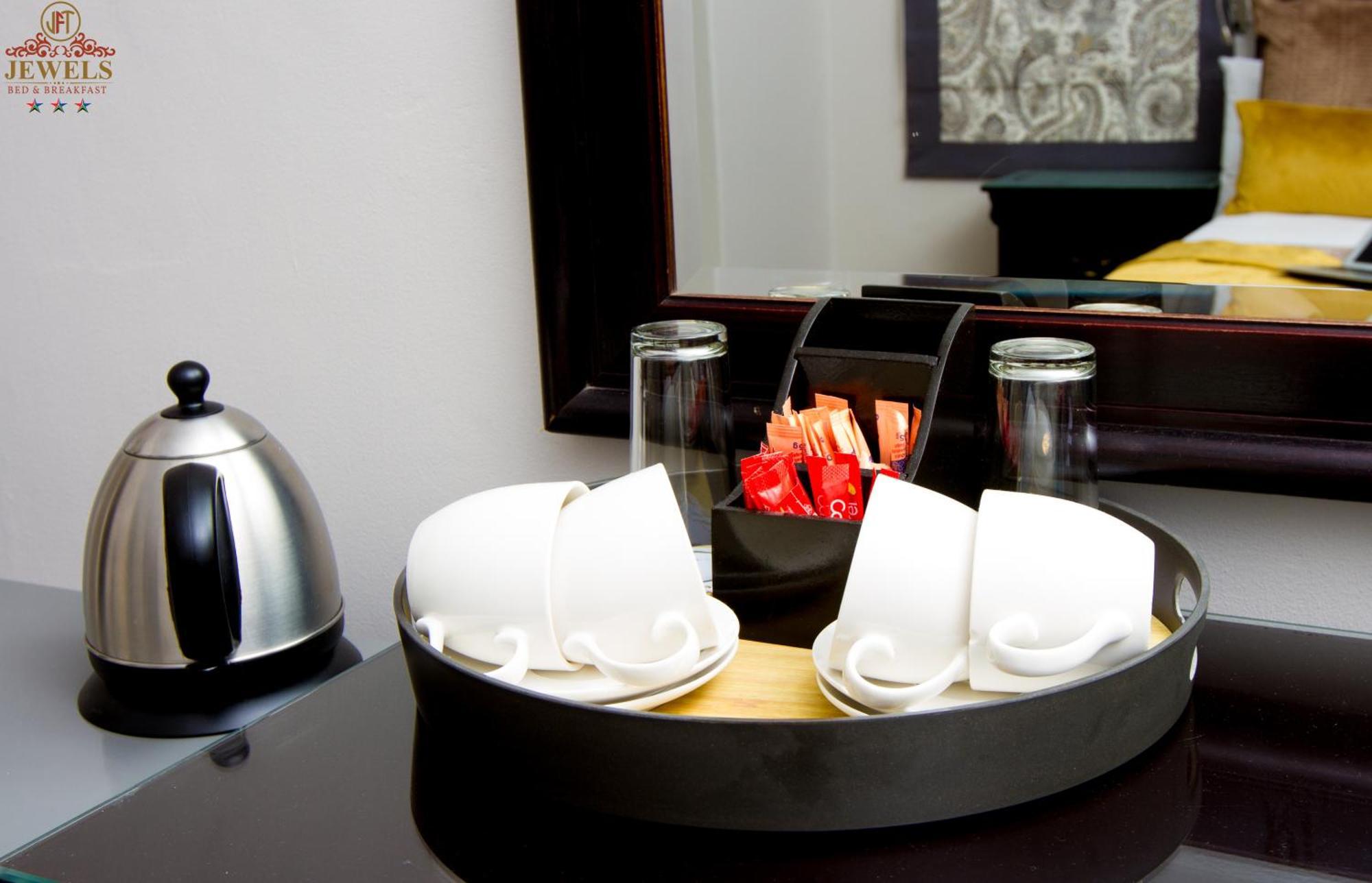Jft Jewels Guest House Ист-Лондон Экстерьер фото