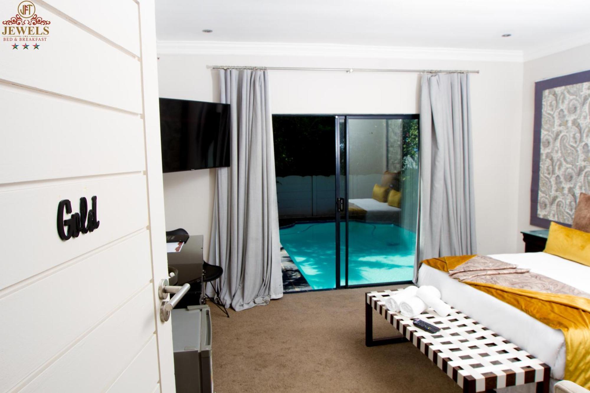 Jft Jewels Guest House Ист-Лондон Экстерьер фото