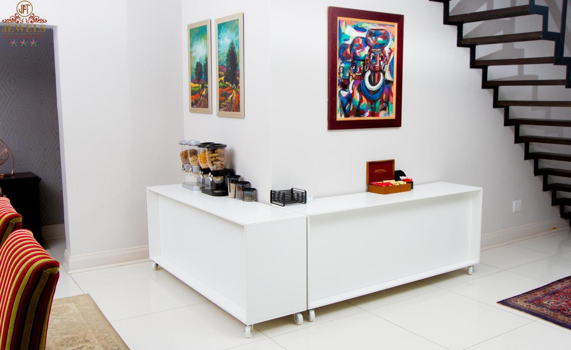 Jft Jewels Guest House Ист-Лондон Экстерьер фото