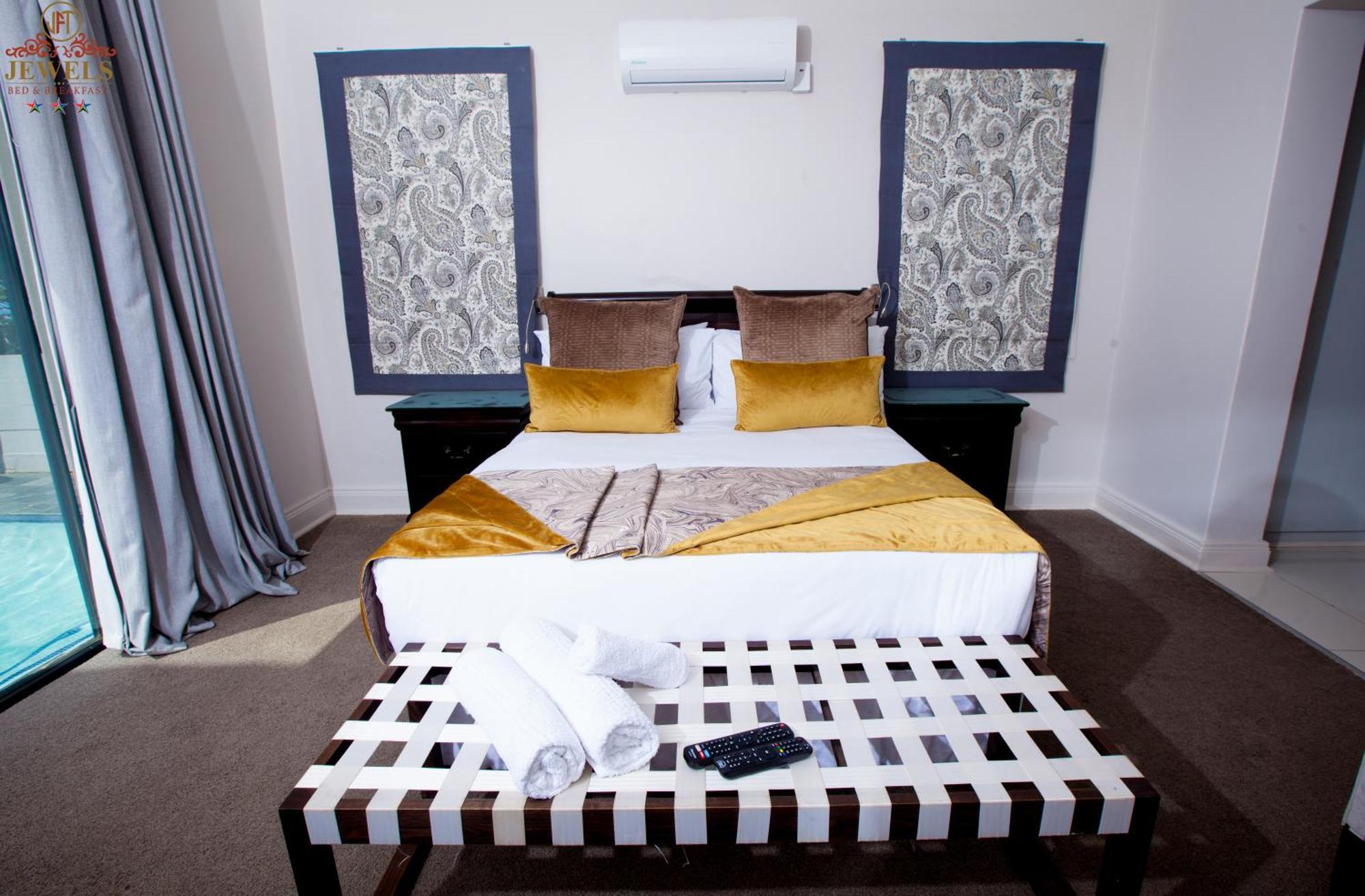 Jft Jewels Guest House Ист-Лондон Экстерьер фото