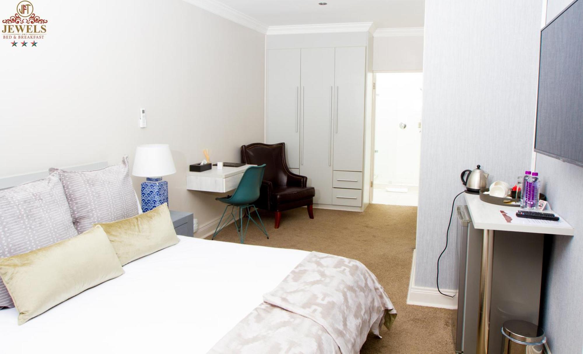 Jft Jewels Guest House Ист-Лондон Экстерьер фото